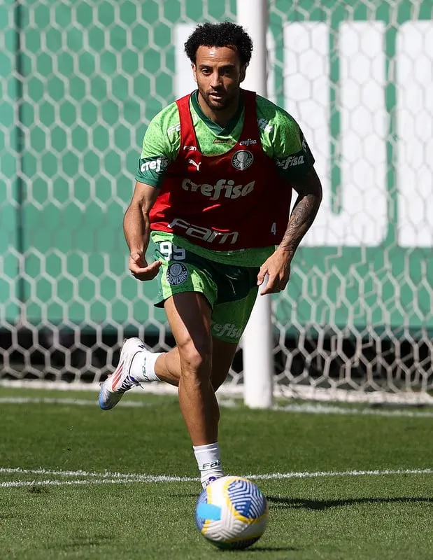 Felipe Anderson realiza primeiro treino pelo Palmeiras e se mostra motivado