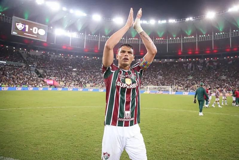 Thiago Silva e Jhon Arias comemoram triunfo do Fluminense sobre o Palmeiras no Maracanã