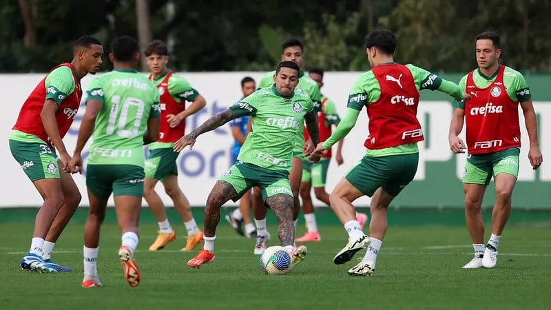 Palmeiras encerra preparação com dupla à disposição para duelo contra o Vitória