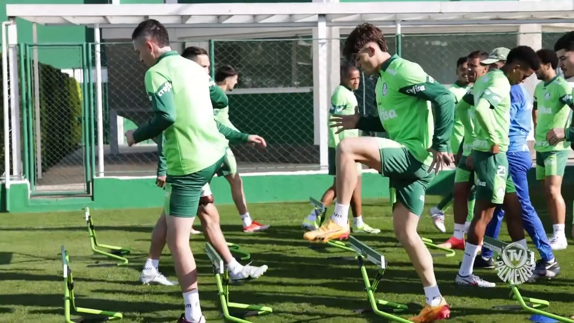 Agustín Giay realiza primeiro treino com elenco do Palmeiras