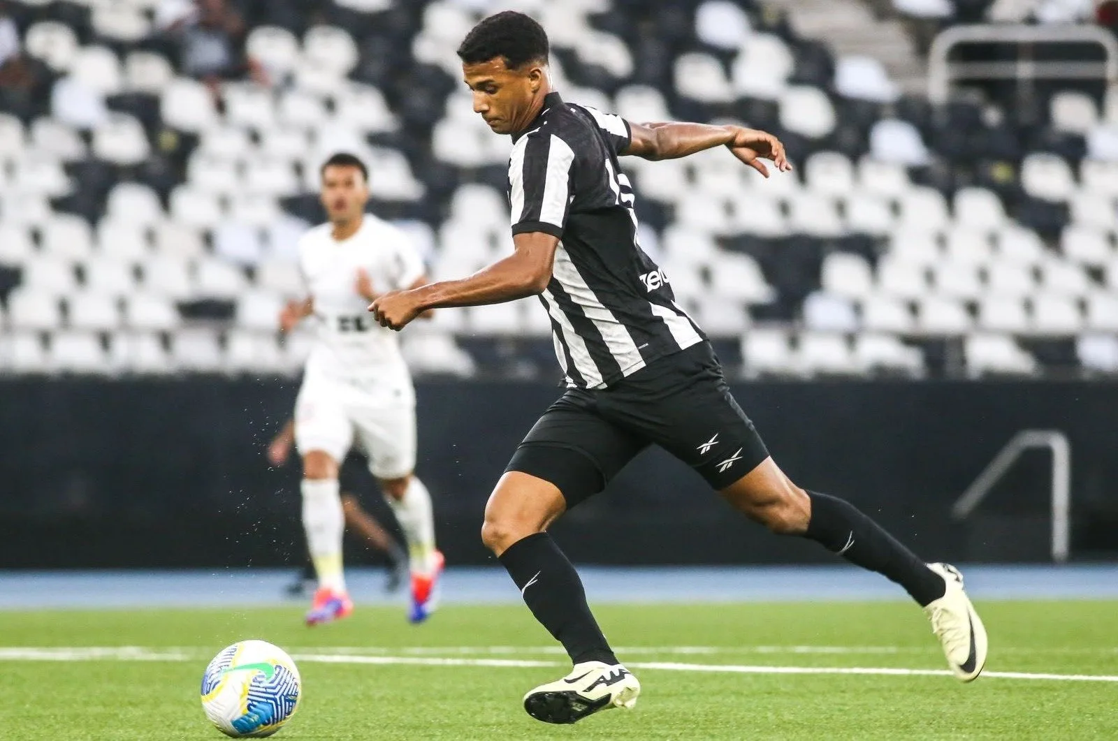 Corinthians vence Botafogo em confronto na parte inferior da tabela do Brasileirão sub-20