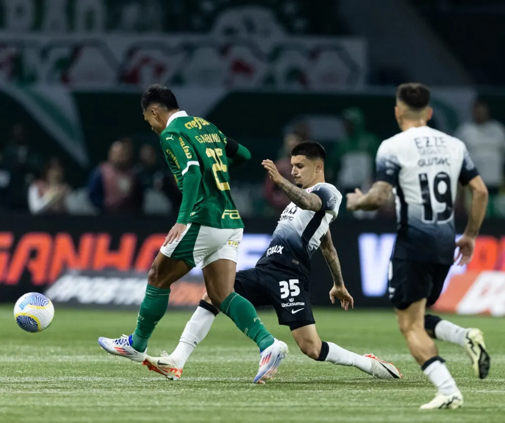 Léo Mana elogia trabalho de António Oliveira após derrota para o Palmeiras no Corinthians