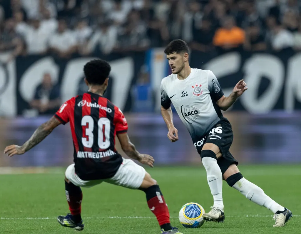 Hugo falhou no primeiro gol do Vitória e não teve boas participações na partida de forma geral