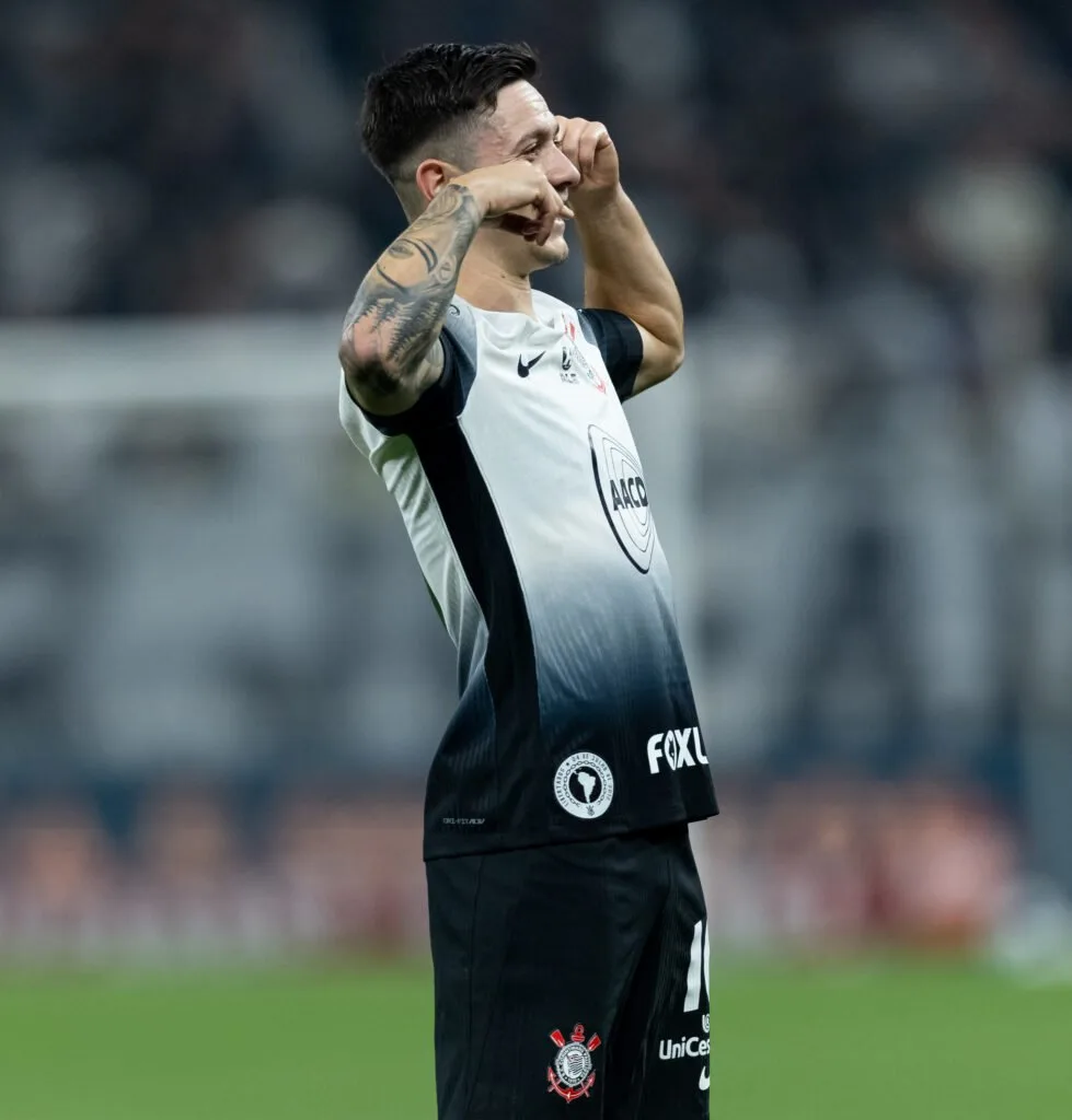 Rodrigo Garro foi impreciso em suas ações durante o jogo, mas foi decisivo com dois bonitos gols