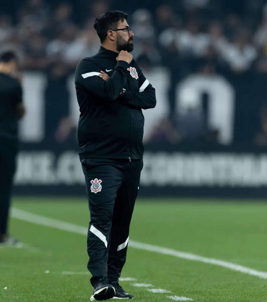 Chance de Laruccia seguir no comando do Corinthians contra o Cruzeiro: 