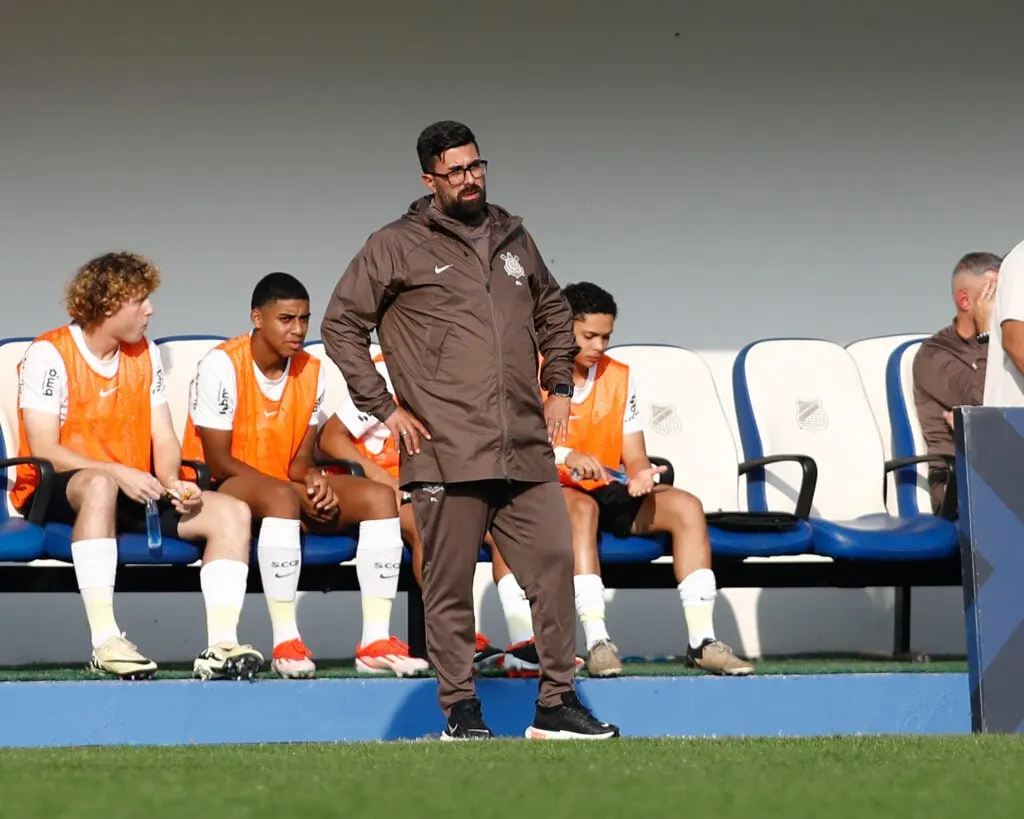 Corinthians sofre revés diante do Fluminense e complica situação no Brasileiro sub-20