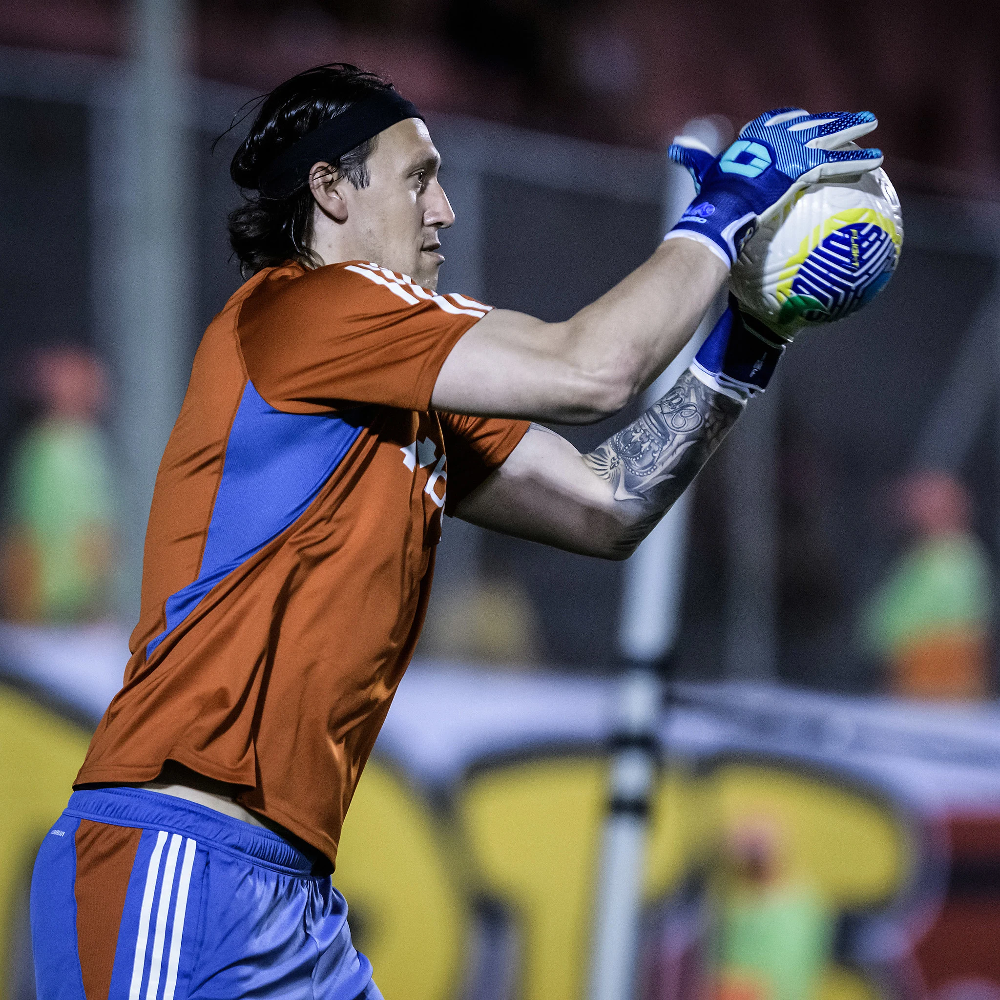 Cássio comenta mudança do Corinthians e comemora período no Cruzeiro