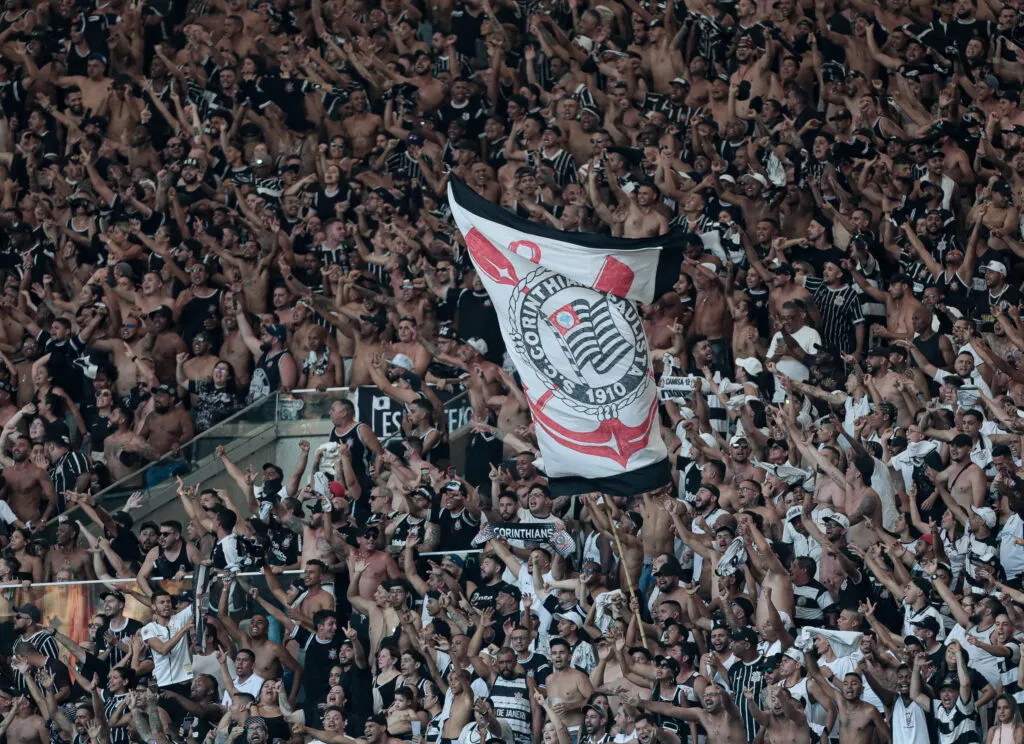 Organizada critica jogadores e diretoria do Corinthians após derrota no Fortaleza