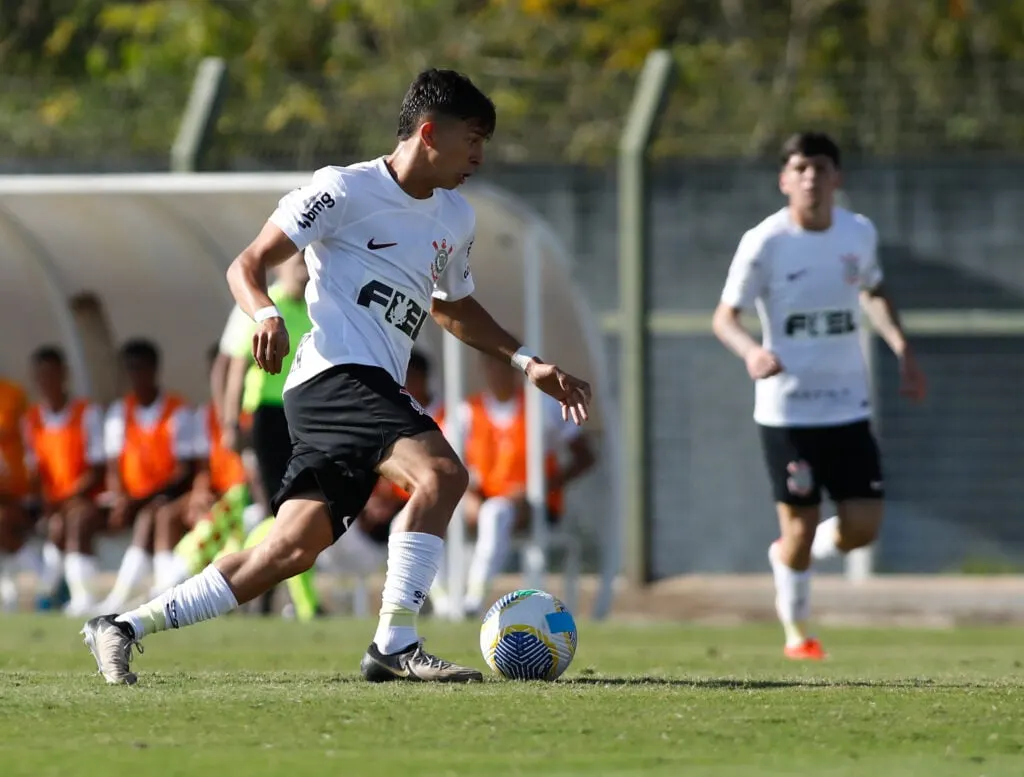 Empate entre Corinthians e Palmeiras marca jogo de ida das quartas do Brasileirão sub-17