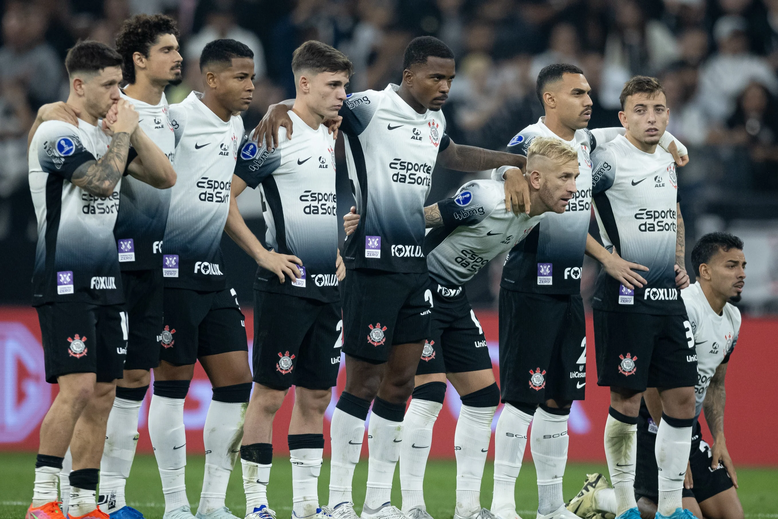 Corinthians busca sair do Z4 e encerrar jejum no Brasileirão.