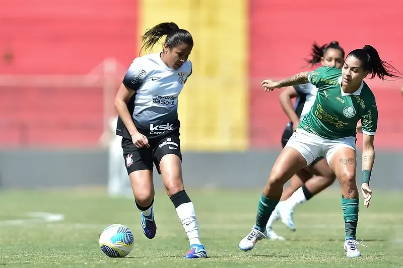 Corinthians x Palmeiras: jogo de volta da semifinal do Brasileiro feminino.