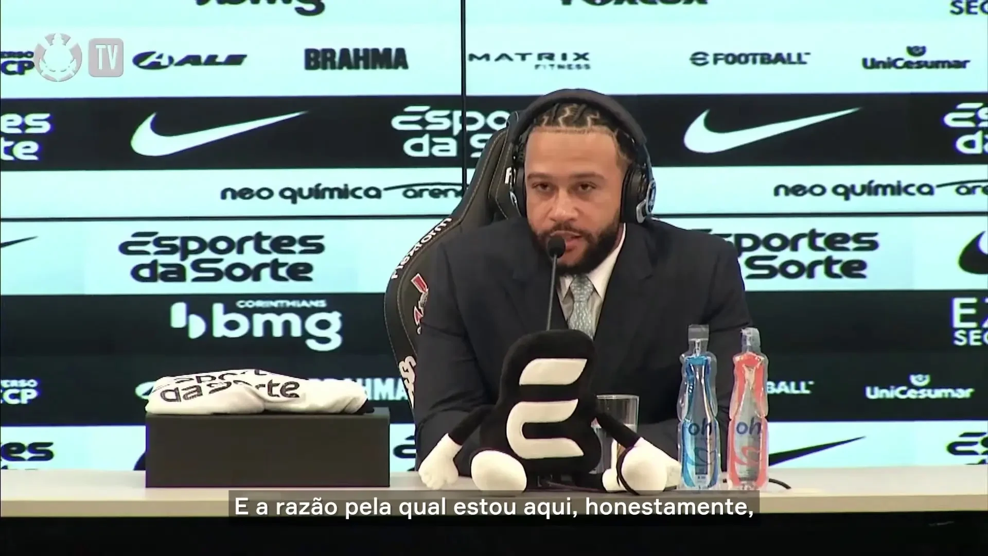 Depay elogia postura do Corinthians: 