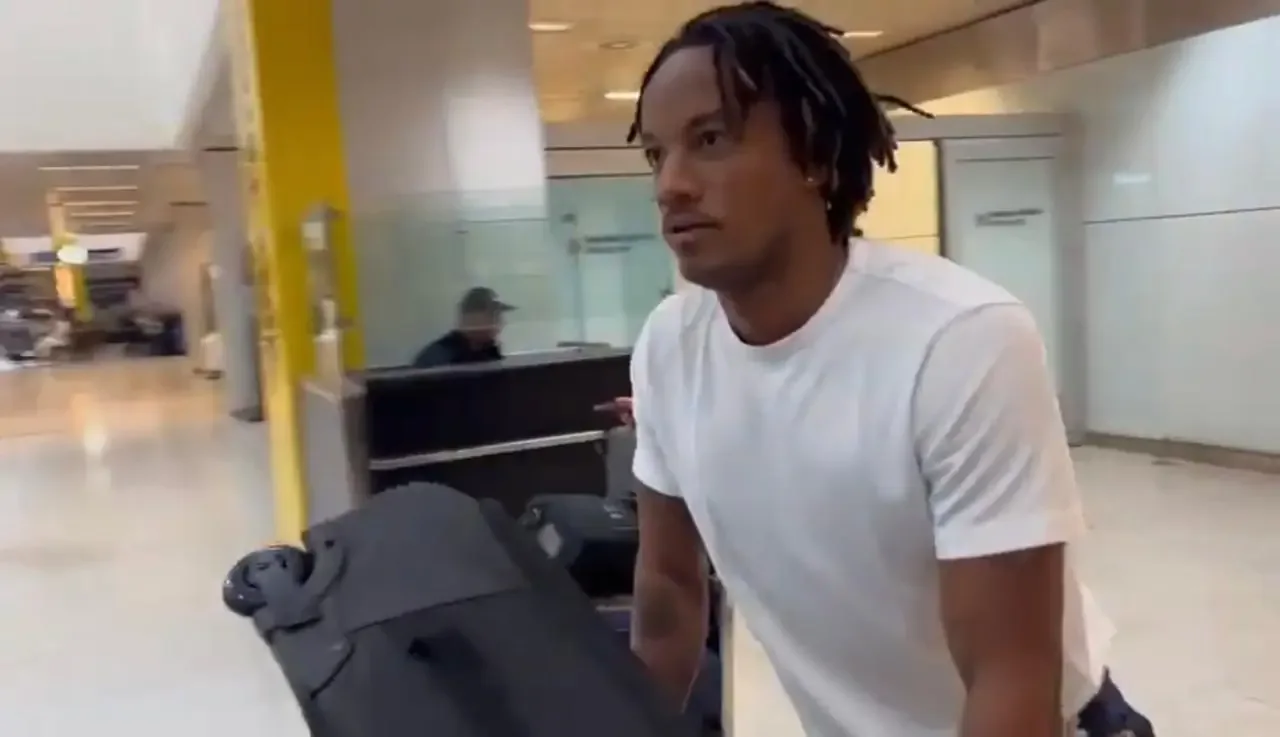 André Carrillo chega ao Brasil para reforçar o Corinthians.