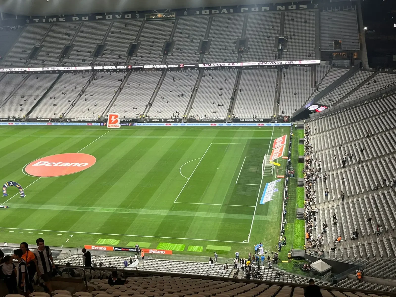 Falhas no gramado da Arena impactam jogo de Corinthians e Juventude no Brasil