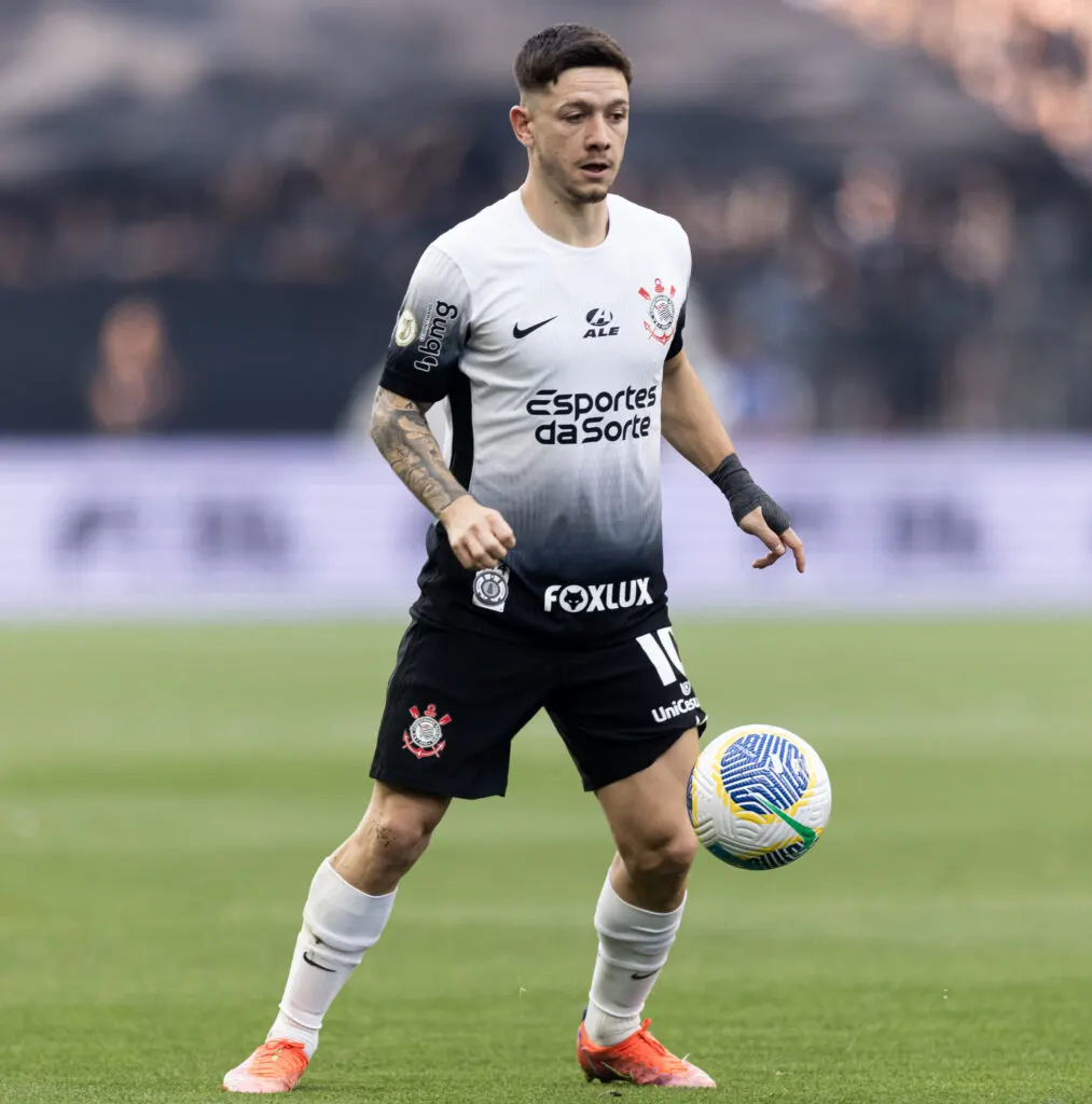 Rodrigo Garro não fez jogo brilhante, mas ajudou o Corinthians a segurar a bola em momentos cruciais