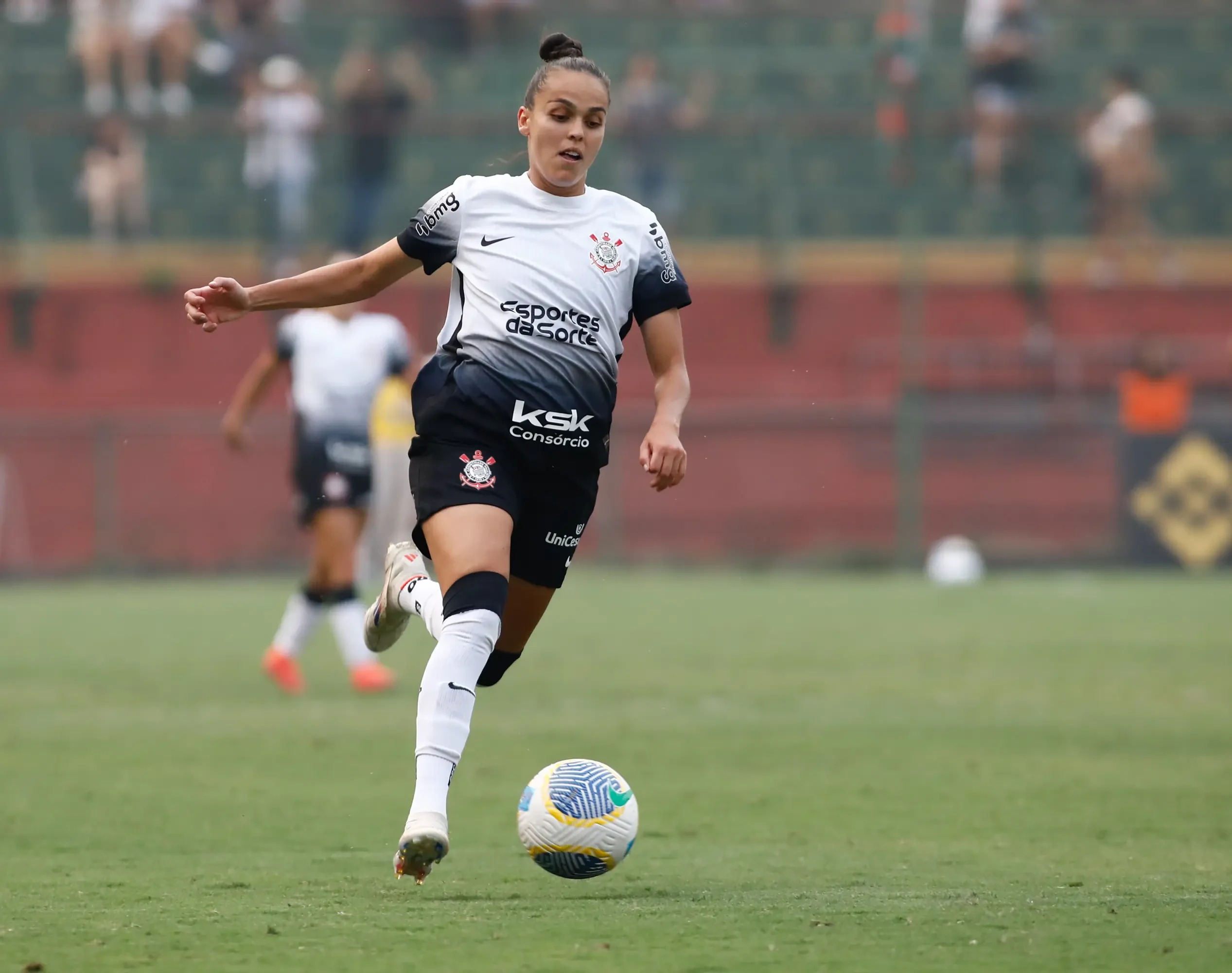 Competitividade no Brasileirão Feminino: Corinthians se destaca como equipe fortíssima.