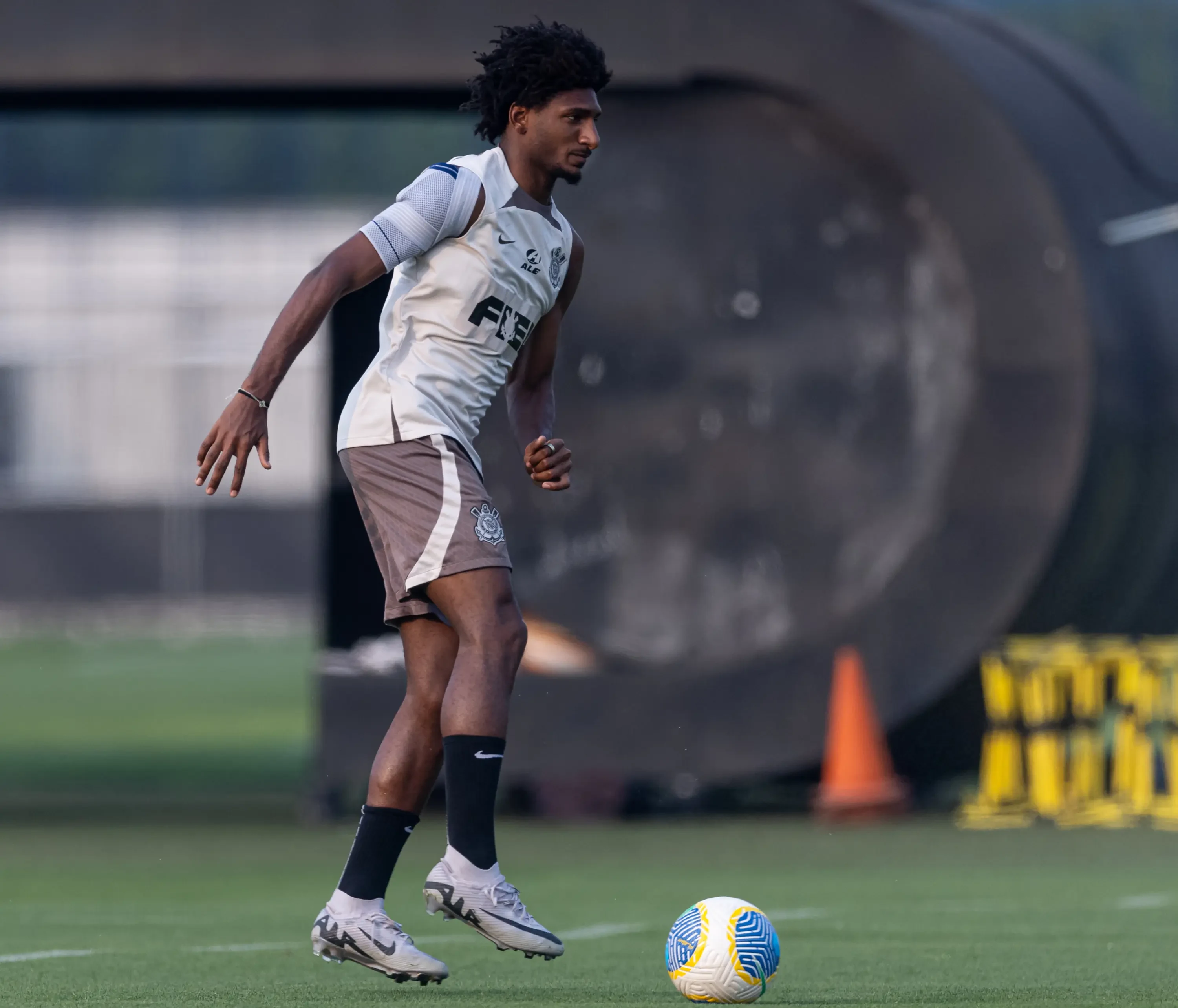 Ramón lidera Corinthians em preparação para duelo decisivo contra o Juventude na Copa do Brasil.