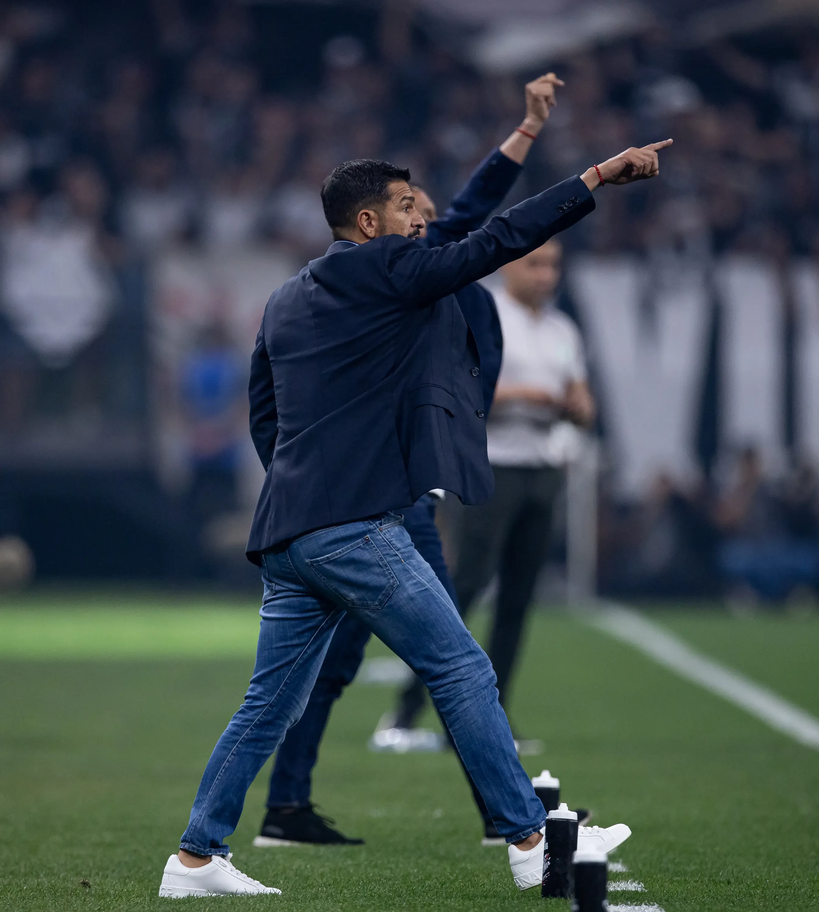 Auxiliar de Ramón elogia elenco e celebra classificação do Corinthians contra Juventude.