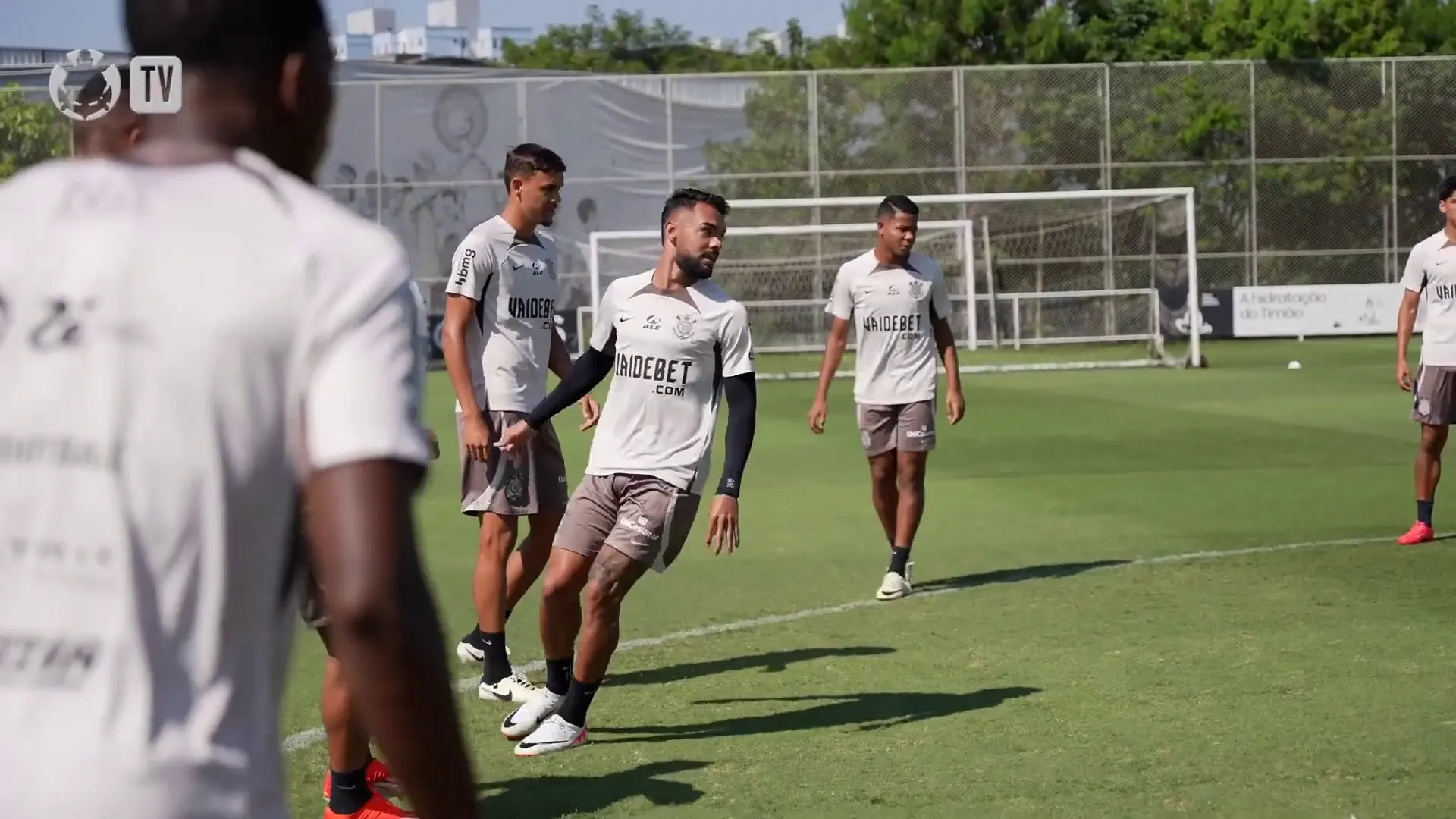 Corinthians finaliza preparação para duelo contra o Fluminense