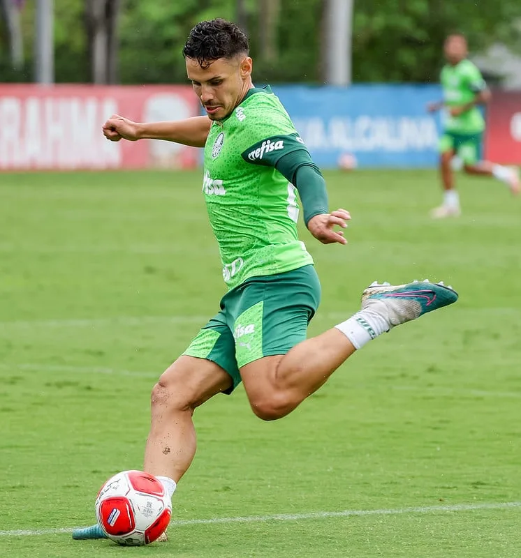 atmosfera no Allianz Parque muda com retorno do Palmeiras, diz Raphael Veiga