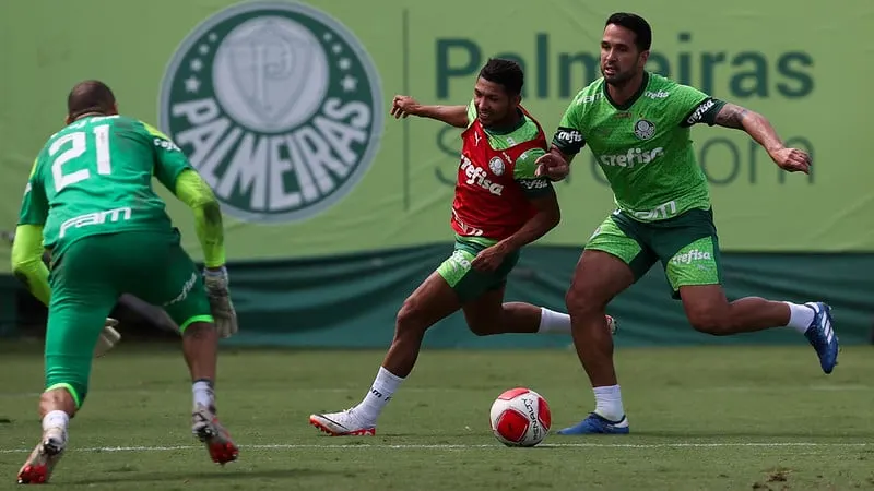 Palmeiras se prepara para confronto decisivo contra Novorizontino na semifinal do Paulistão.