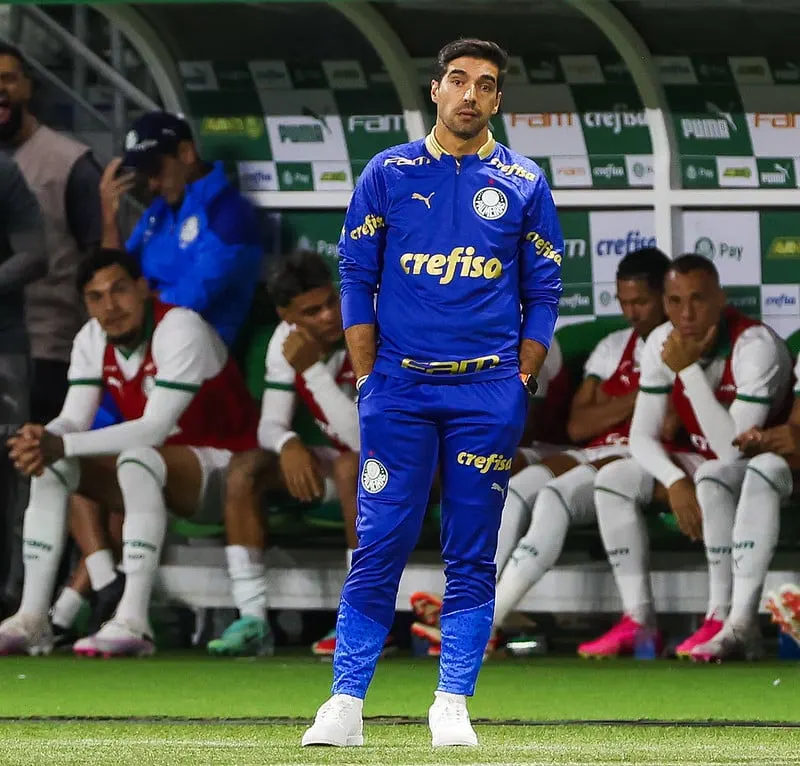 Risco ao Escalar e Superação: Palmeiras na Final com Abel.