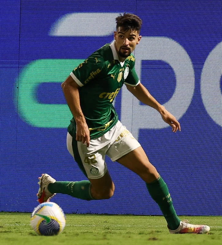 Flaco López pendurado e em risco de desfalcar Palmeiras no Choque-Rei.