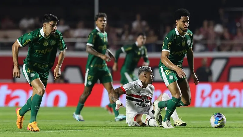 Murilo destaca falta de posse de bola do Palmeiras em clássico.