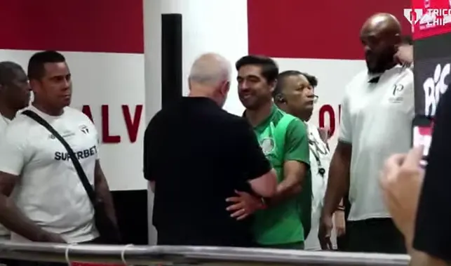 Abel Ferreira aceita pedido de desculpas de Belmonte por ofensa xenófoba