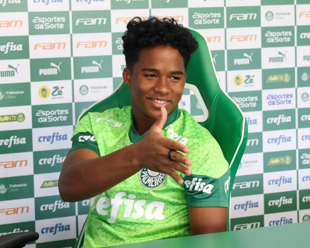 Endrick agradece convocação e declara amor ao Palmeiras: 