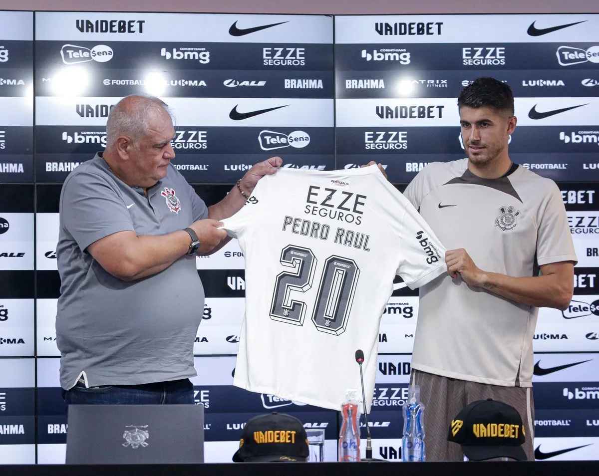 Pedro Raul enfatiza propósito como reforço do Corinthians em apoio a Yuri Alberto.