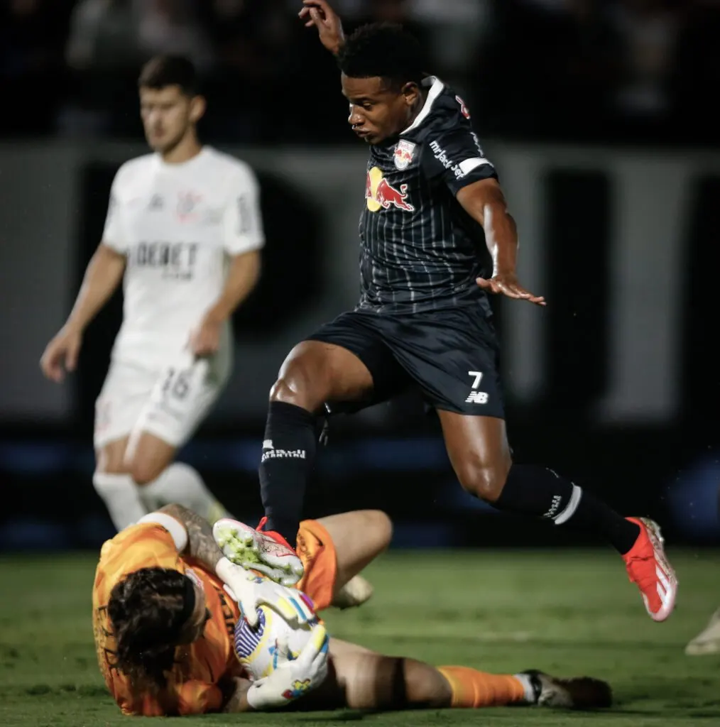 Melhores momentos da derrota do Corinthians para o RB Bragantino no Brasileirão