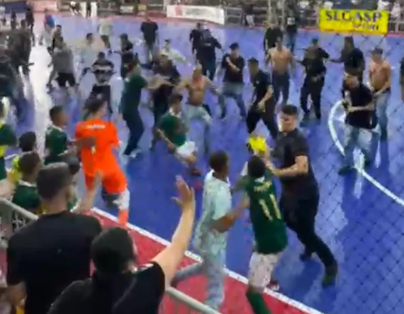 Clássico sub-18 palmeiras e corinthians futsal: pancadaria e invasão de quadra