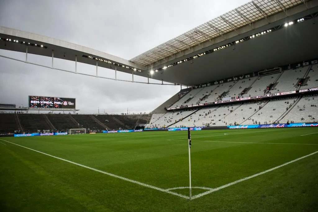 Corinthians Realiza Leilão de Camisas e Campanha de Doações ao RS.