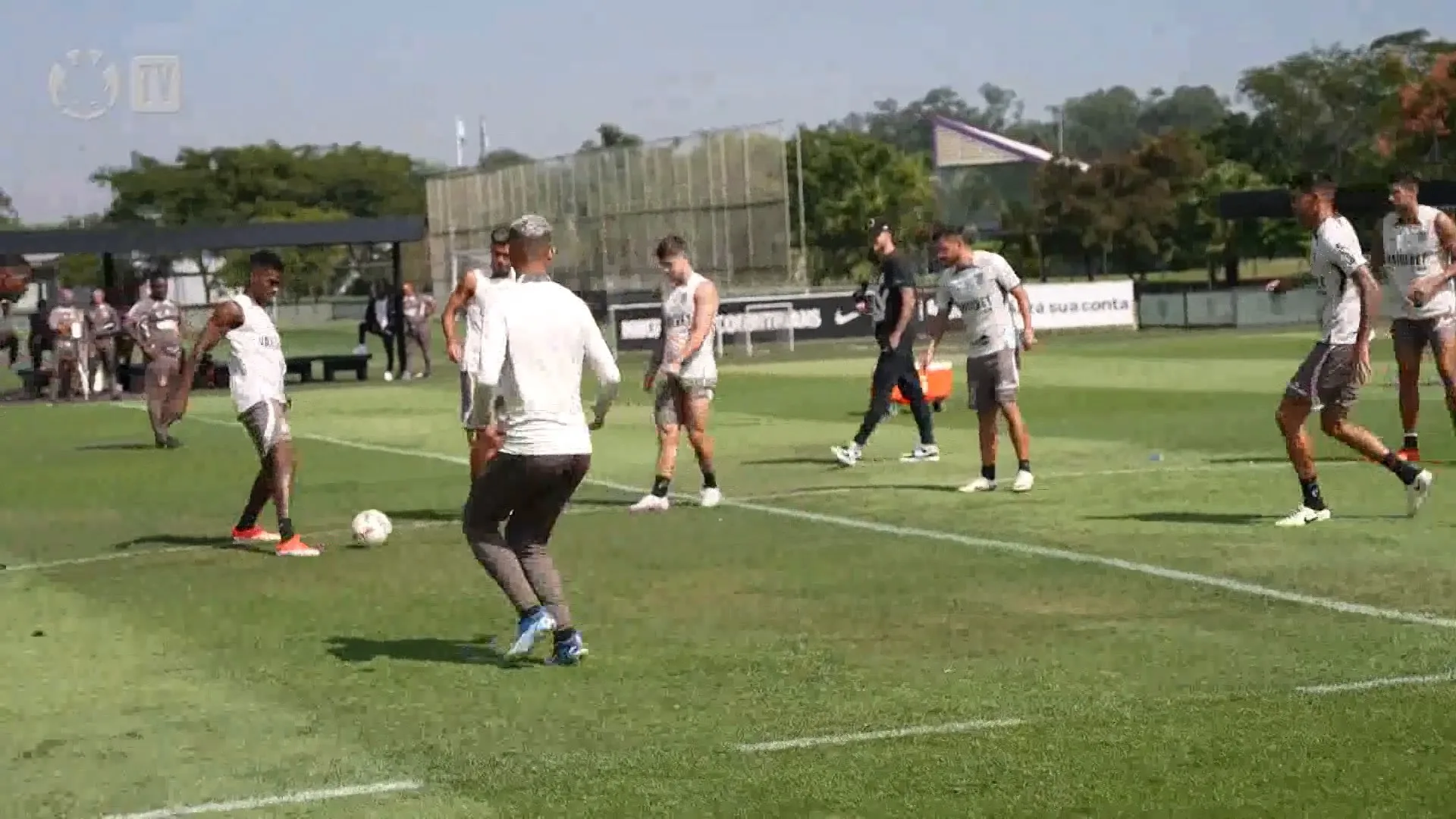 Último treino do Corinthians para estreia na Sula; Fagner destaca feito histórico