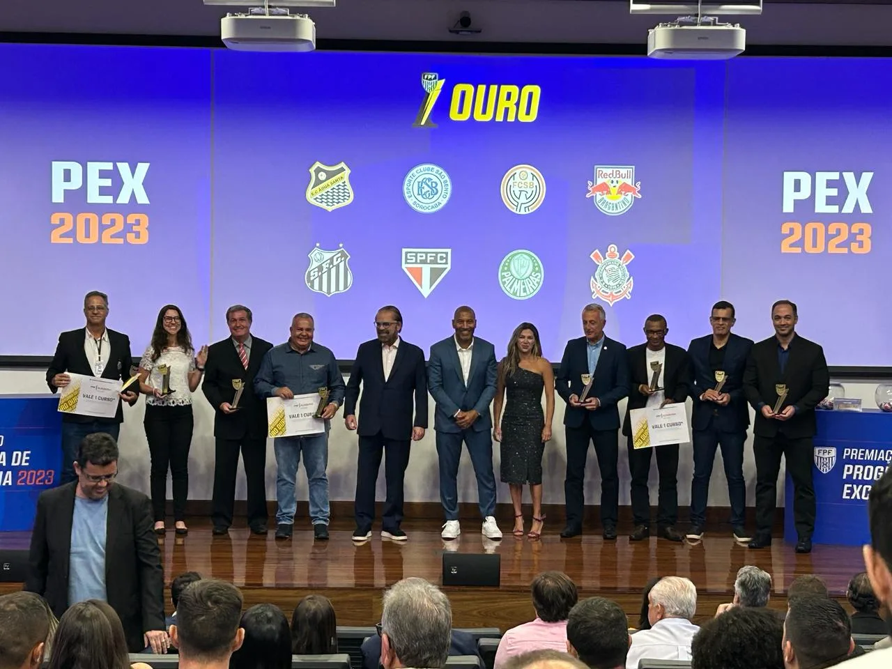 Corinthians, Palmeiras, Santos e São Paulo recebem prêmio de gestão da FPF.