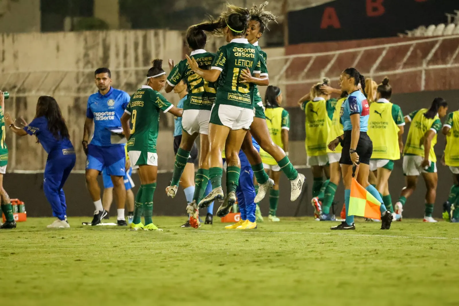 Palmeiras vence Flamengo na estreia do Brasileirão Feminino.