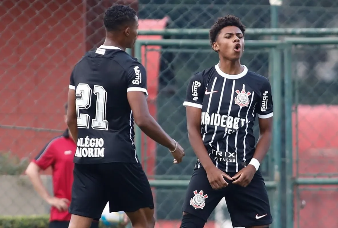 Jovens do Corinthians aplicam goleada em jogo fora de casa pelo Paulistão.