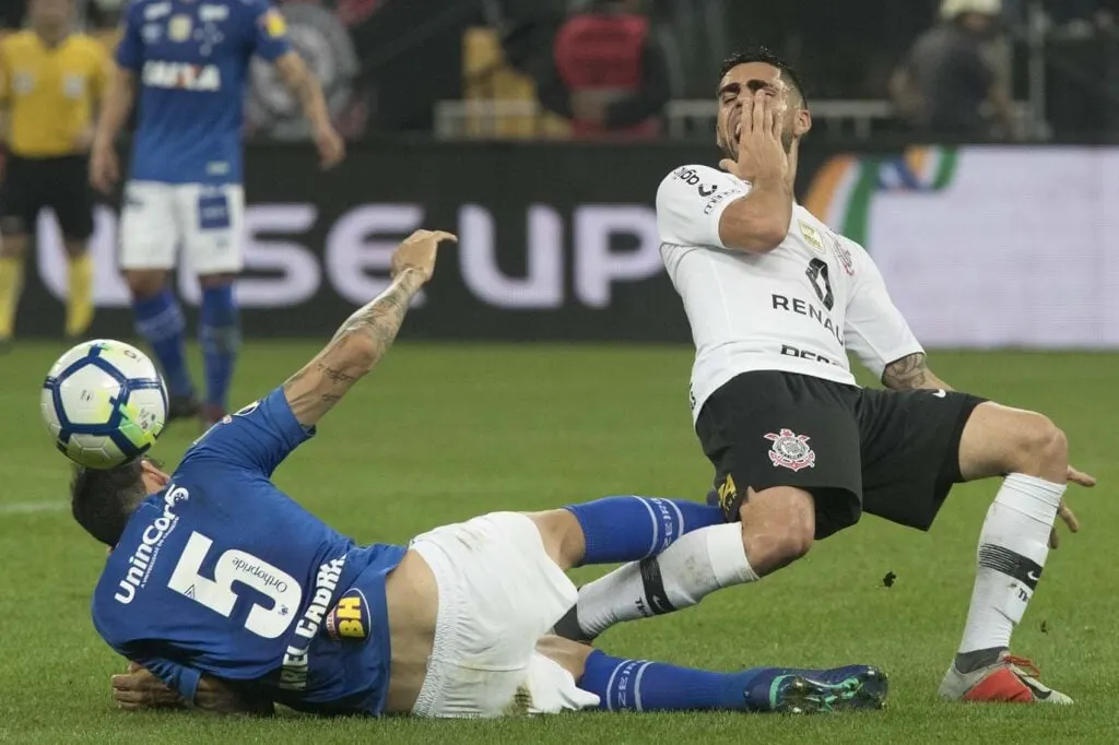 Já no segundo semestre da temporada, o Timão disputou a decisão da Copa do Brasil, mas desta vez foi superado pelo Cruzeiro. O duelo ficou marcado por uma decisão polêmica da arbitragem, que anulou um gol de Pedrinho. (Foto: Daniel Augusto Jr/Agência Corinthians)