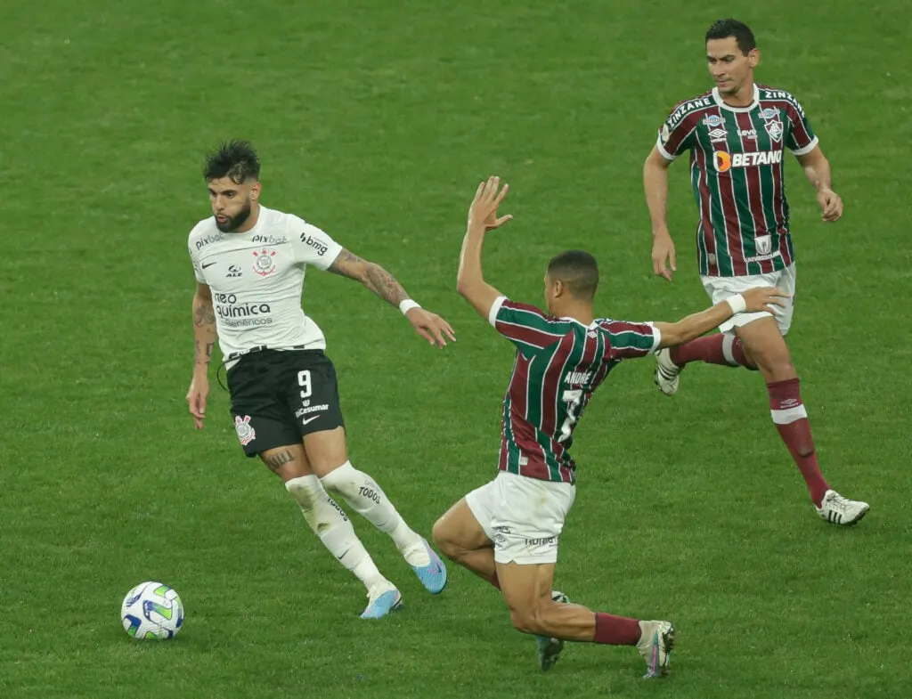 A partida será transmitida pelo Premiere, através do pay per view, e também na Globo, na rede de televisão aberta. O torcedor ainda pode acompanhar todos os lances em tempo real aqui no site da Gazeta Esportiva