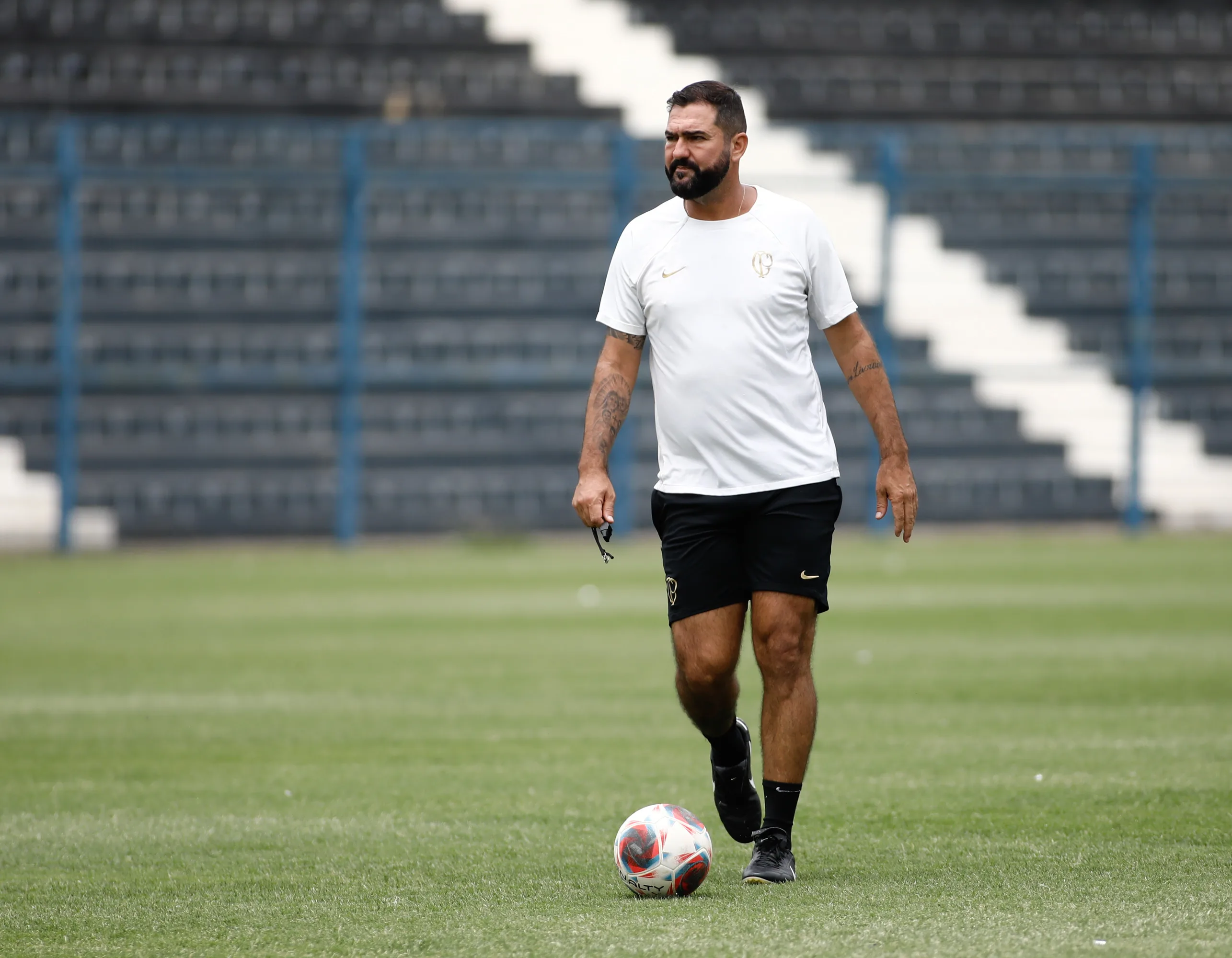 Danilo despista sobre permanência no Corinthians e analisa período no sub-20