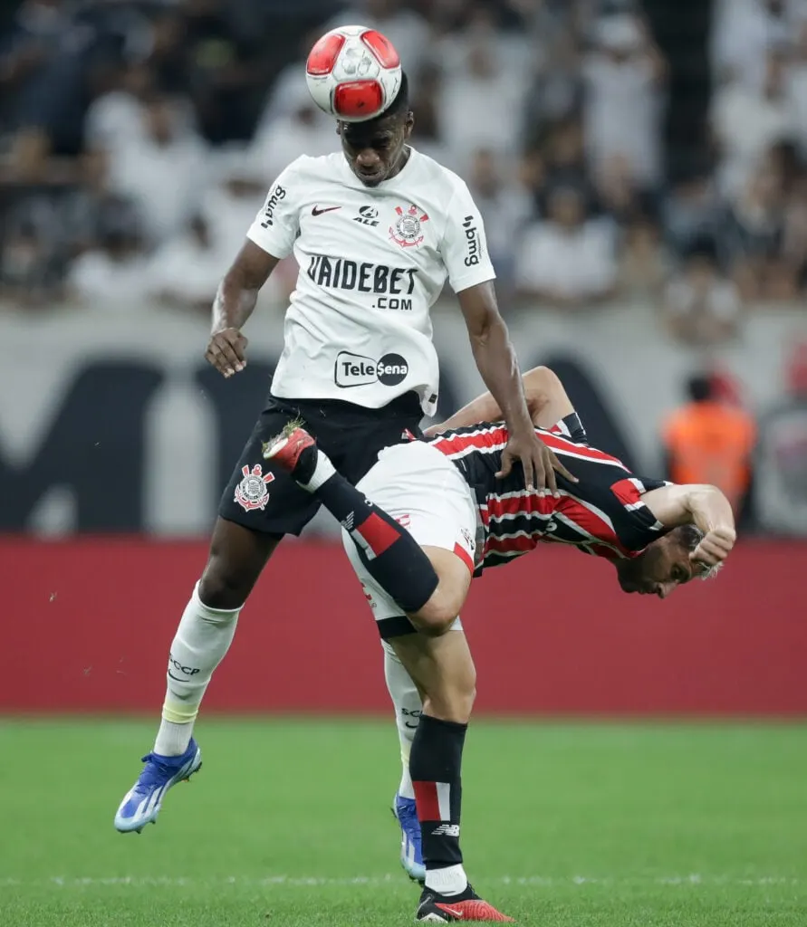 Corinthians expõe falhas e São Paulo quebra tabu em confronto profissional em Itaquera