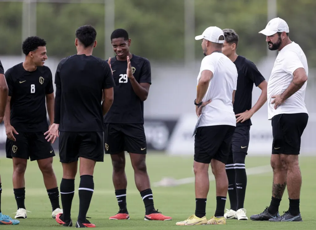 Corinthians inicia integração da base com o profissional no CT Dr. Joaquim Grava