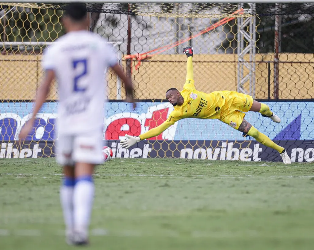 Desempenho dos jogadores no empate do Corinthians com o Água Santa.