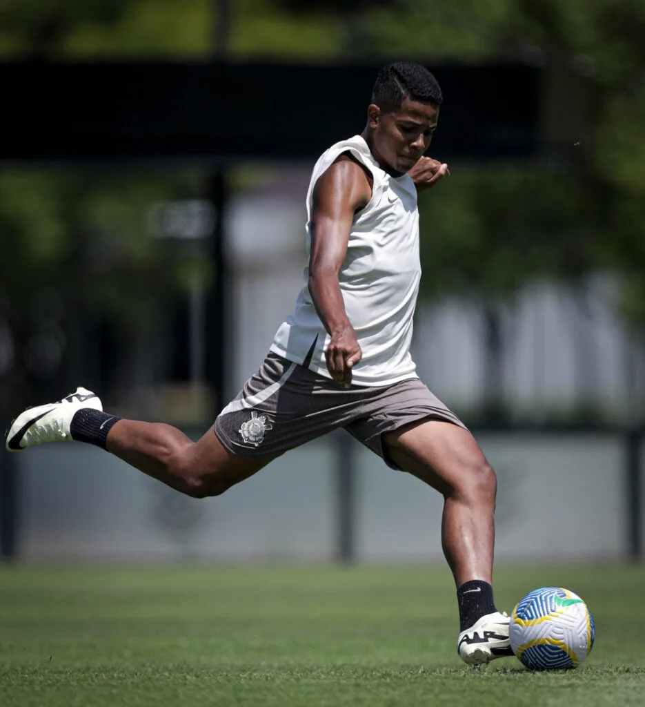 Veja imagens do treino do Corinthians nesta terça-feira no CT Joaquim Grava.