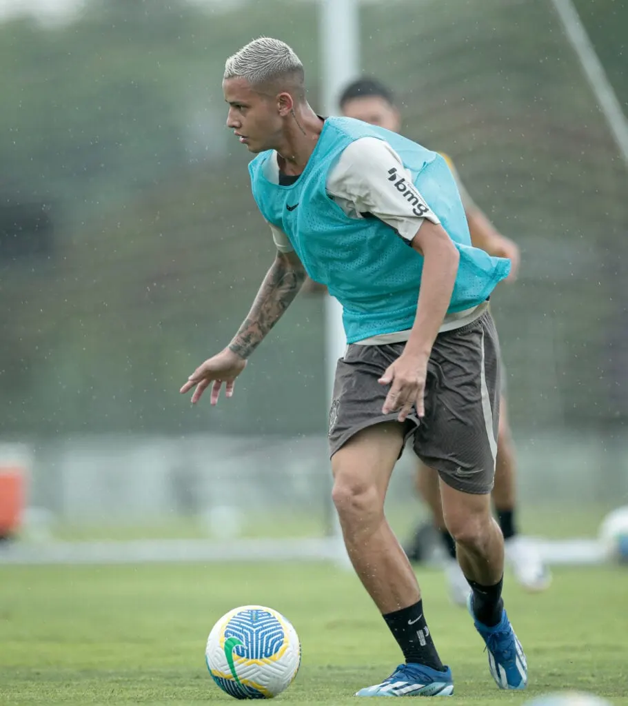 Corinthians negocia renovação de contrato com o atacante Kayke; detalhes aqui.