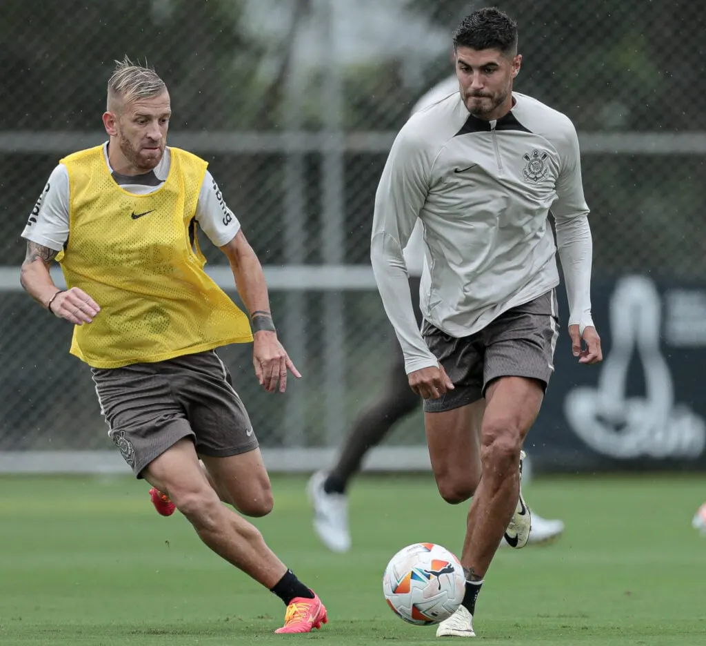 Galeria de fotos do treino matinal do Corinthians neste sábado.