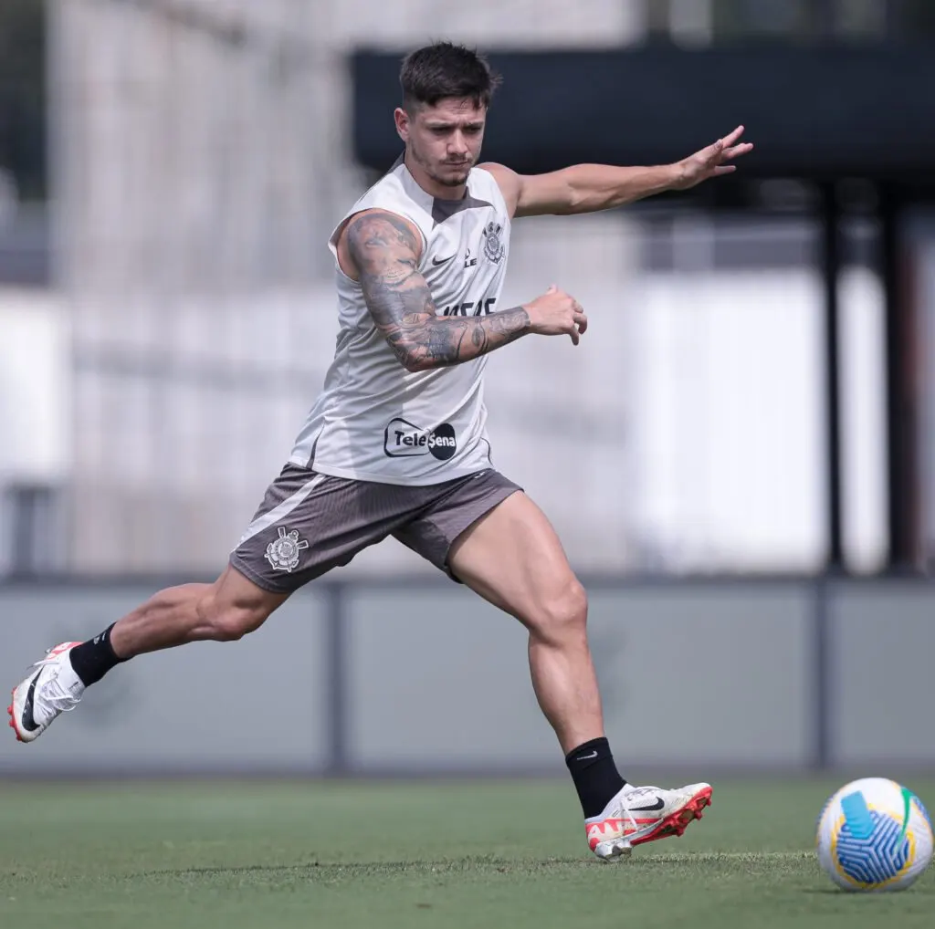 Corinthians aprimora setor ofensivo e tática para confronto na Sul-Americana contra Nacional.