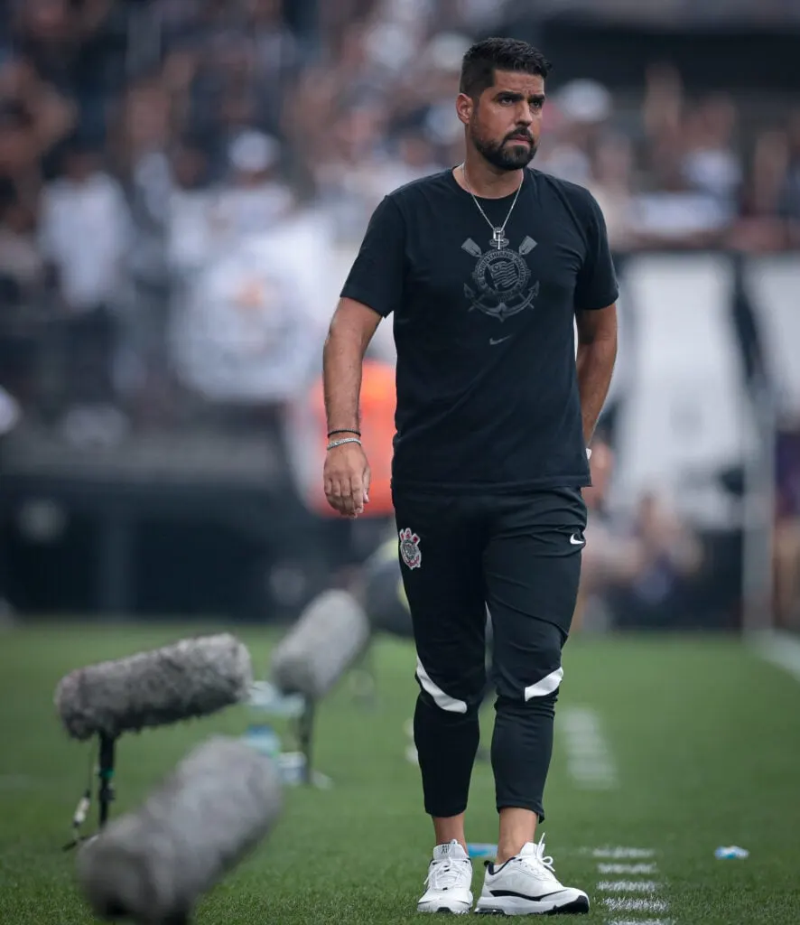 Provável escalação do Corinthians: Cássio; Fagner, Félix Torres, Raul Gustavo e Hugo; Raniele, Fausto Vera e Rodrigo Garro; Wesley (Pedro Henrique), Romero e Yuri Alberto