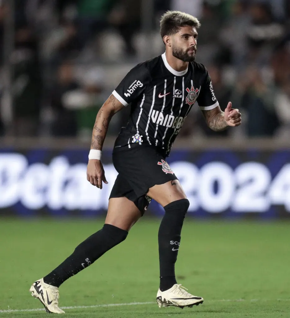 Yuri Alberto perdeu a principal chance do Corinthians no jogo e deixou o gramado como um dos 'vilões' da partida